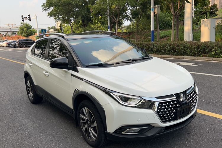 Used Luxgen U5 SUV 2017 1.6L Manual MingShi Edition Exterior 6