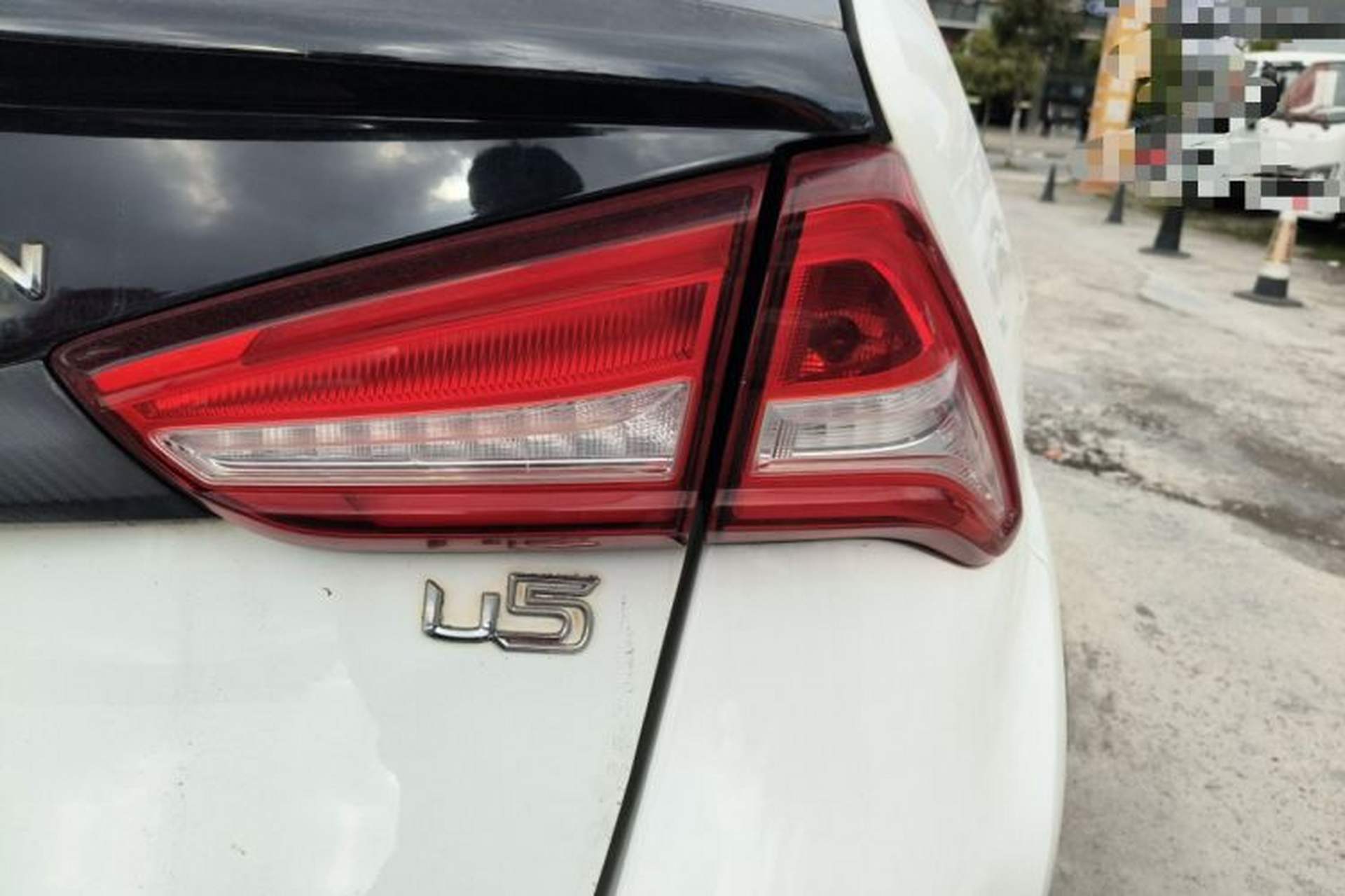 Used Luxgen U5 SUV 2017 1.6L Manual Knight Edition Exterior 6