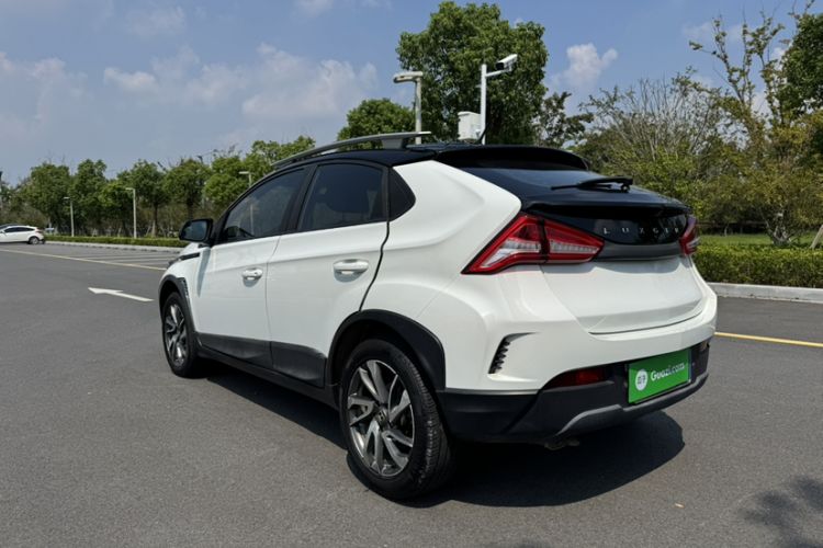 Used Luxgen U5 SUV 2017 1.6L CVT Prestige Edition Exterior 6