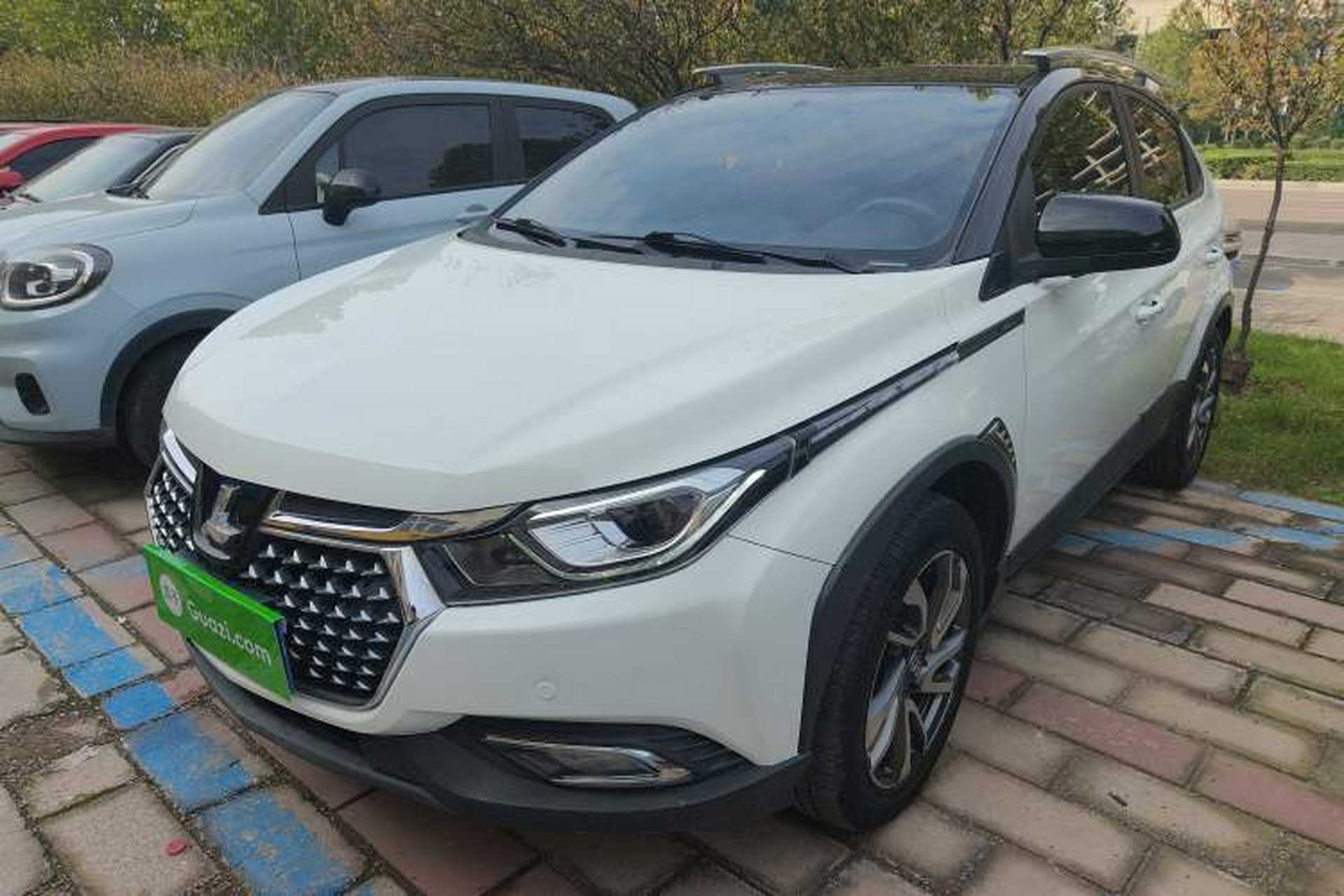 Used Luxgen U5 SUV 2017 1.6L CVT Jazz Edition Front Left 45 Deg