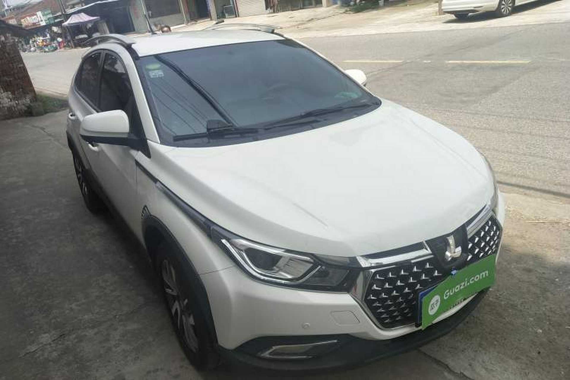 Used Luxgen U5 SUV 2017 1.6L Manual Knight Edition Front Right 45 Deg