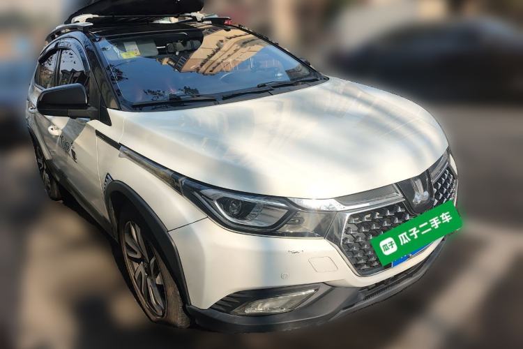 Used Luxgen U5 SUV 2017 1.6L CVT Jazz Edition Front Right 45 Deg