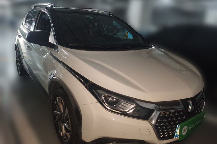 Used Luxgen U5 SUV 2017 1.6L CVT Jazz Edition Front Right 45 Deg