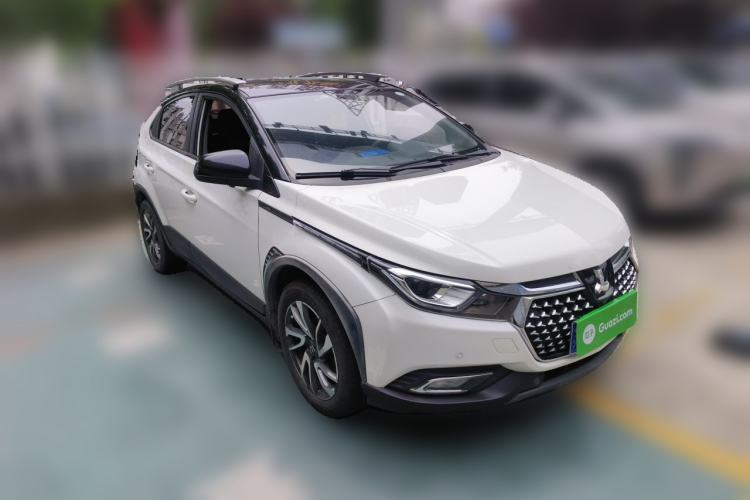 Used Luxgen U5 SUV 2017 1.6L CVT Jazz Edition Front Right 45 Deg