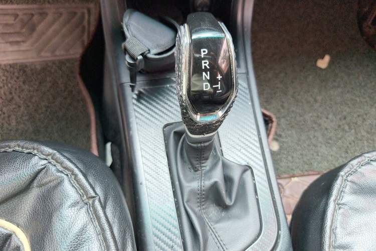 Used Luxgen U5 SUV 2017 1.6L CVT Jazz Edition Gear Lever