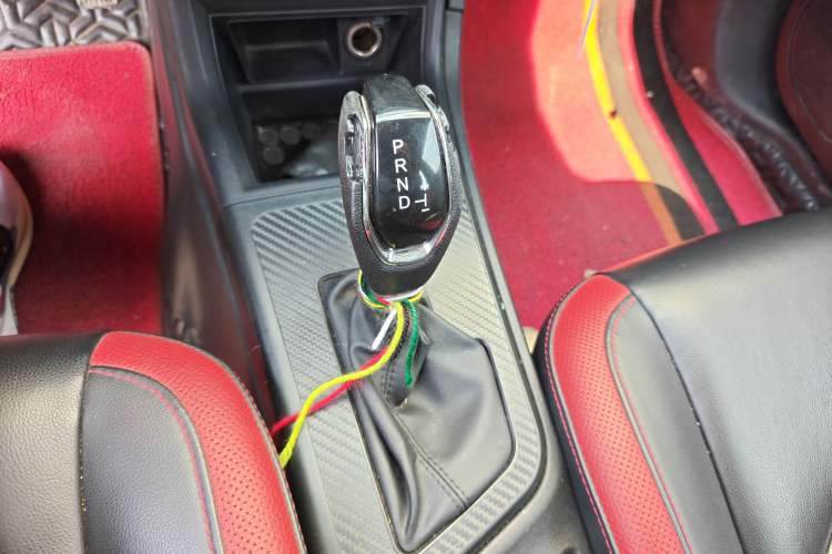 Used Luxgen U5 SUV 2017 1.6L CVT Maxima AR+ Edition Gear Lever