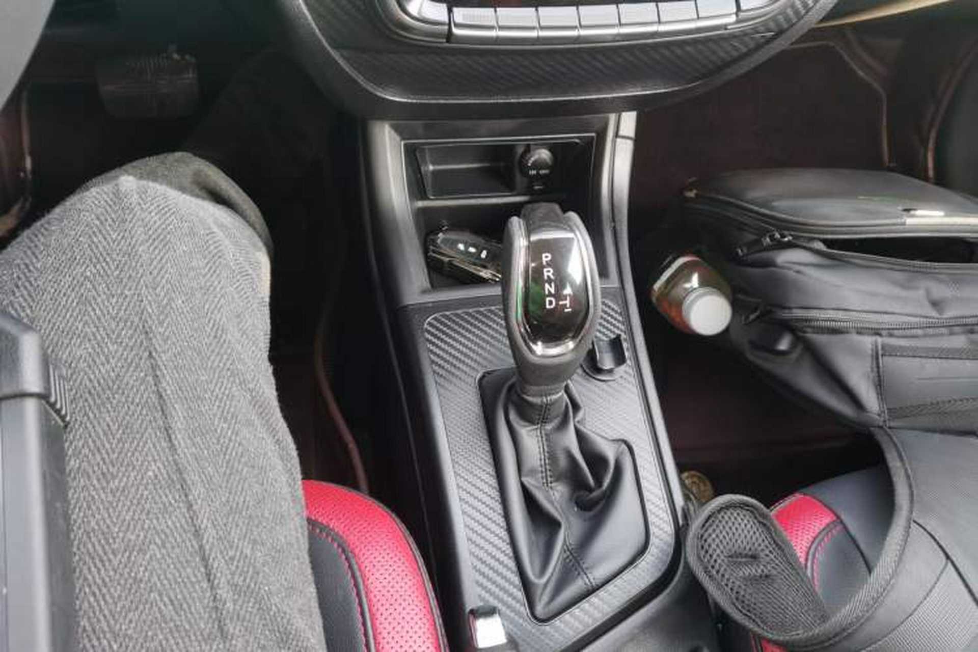 Used Luxgen U5 SUV 2017 1.6L CVT Jazz Edition Gear Lever