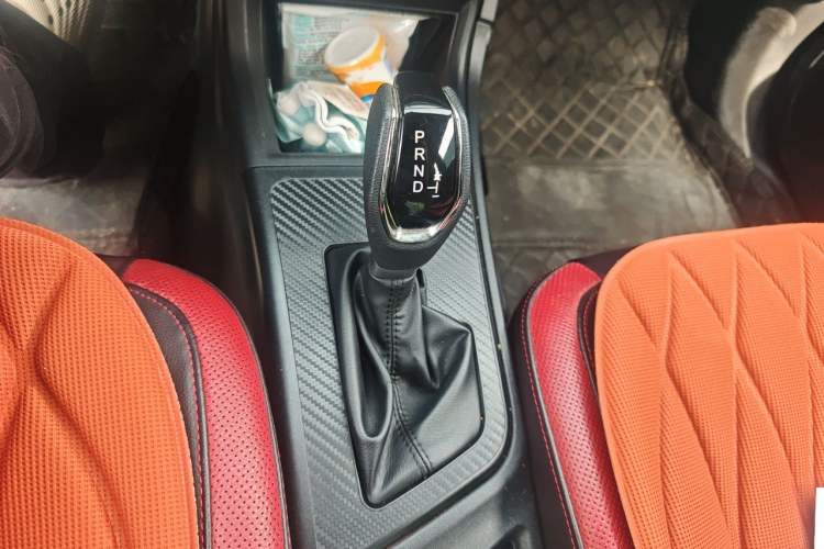 Used Luxgen U5 SUV 2017 1.6L CVT Jazz Edition Gear Lever