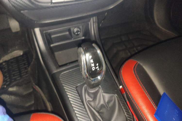Used Luxgen U5 SUV 2017 1.6L CVT Jazz Edition Gear Lever