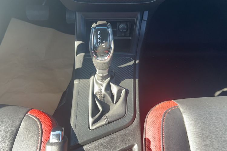 Used Luxgen U5 SUV 2017 1.6L CVT Knight Edition Gear Lever