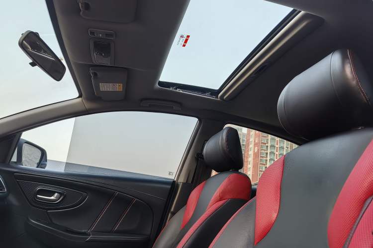Used Luxgen U5 SUV 2017 1.6L CVT Jazz Edition Headliner
