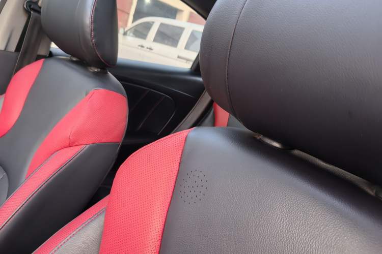 Used Luxgen U5 SUV 2017 1.6L CVT Jazz Edition Interior 2