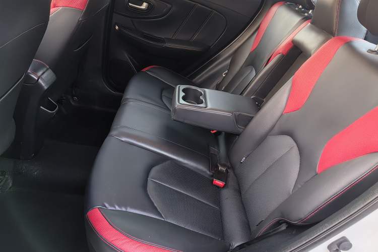 Used Luxgen U5 SUV 2017 1.6L CVT Jazz Edition Interior 8