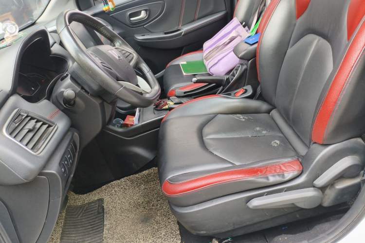 Used Luxgen U5 SUV 2017 1.6L CVT Jazz Edition Left Front Seat