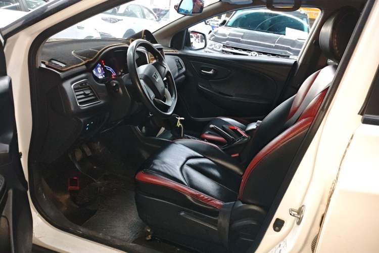 Used Luxgen U5 SUV 2017 1.6L CVT Knight Edition Left Front Seat