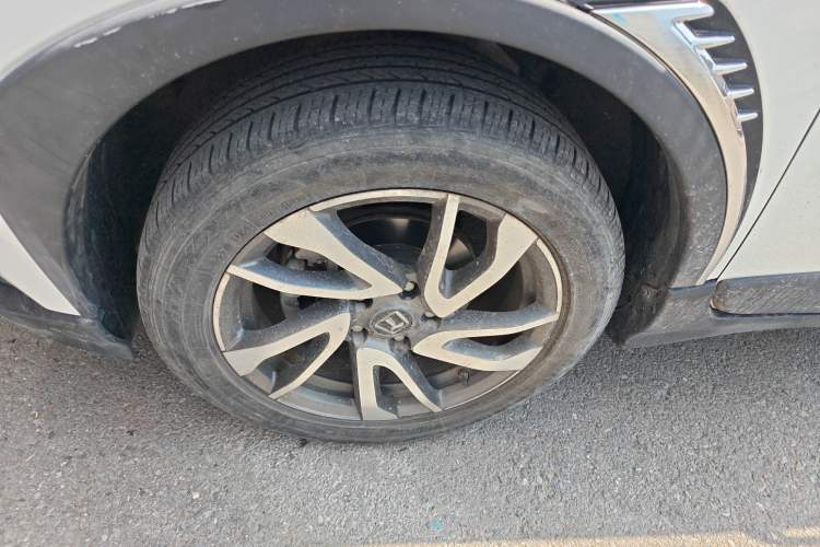 Used Luxgen U5 SUV 2017 1.6L CVT Maxima AR+ Edition Left Front Wheel Hub