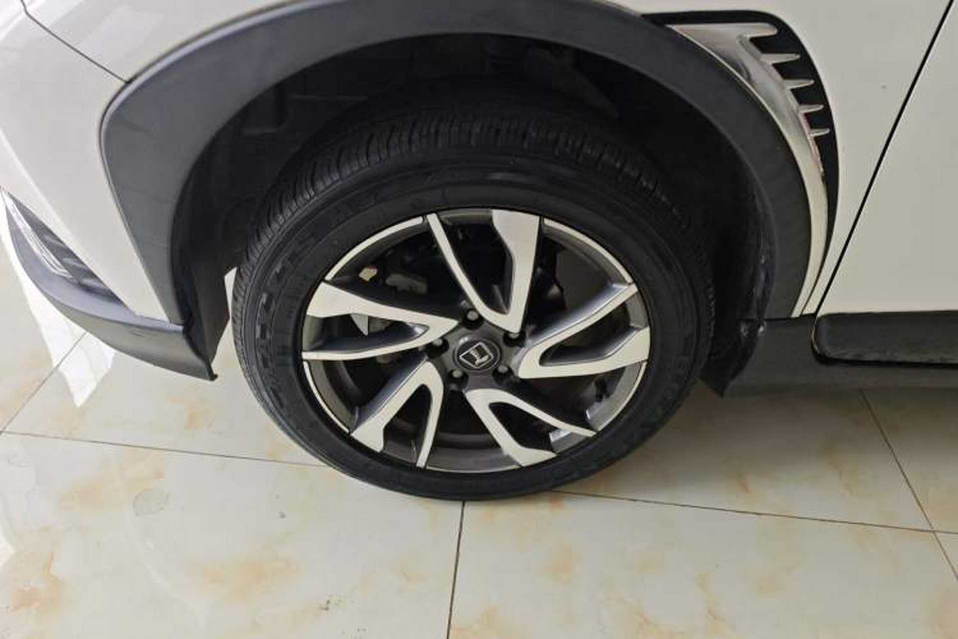 Used Luxgen U5 SUV 2017 1.6L Manual Knight Edition Left Front Wheel Hub