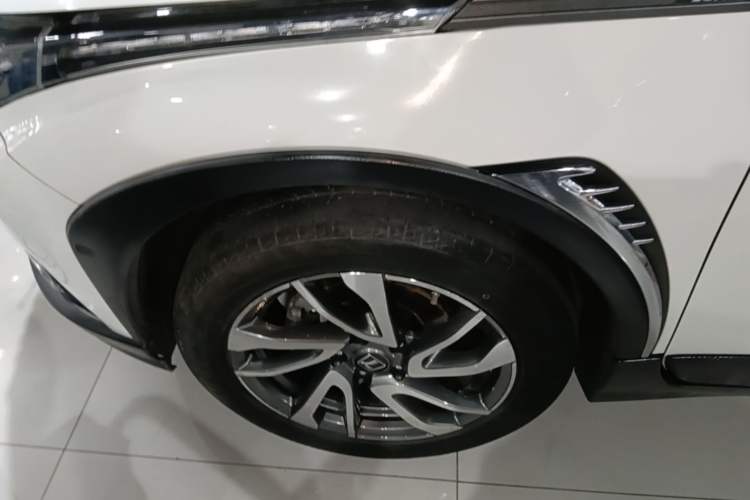 Used Luxgen U5 SUV 2017 1.6L CVT Flagship Edition Left Front Wheel Hub