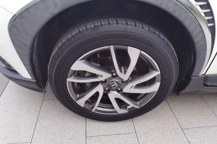 Used Luxgen U5 SUV 2017 1.6L CVT Maxima AR+ Edition Left Front Wheel Hub
