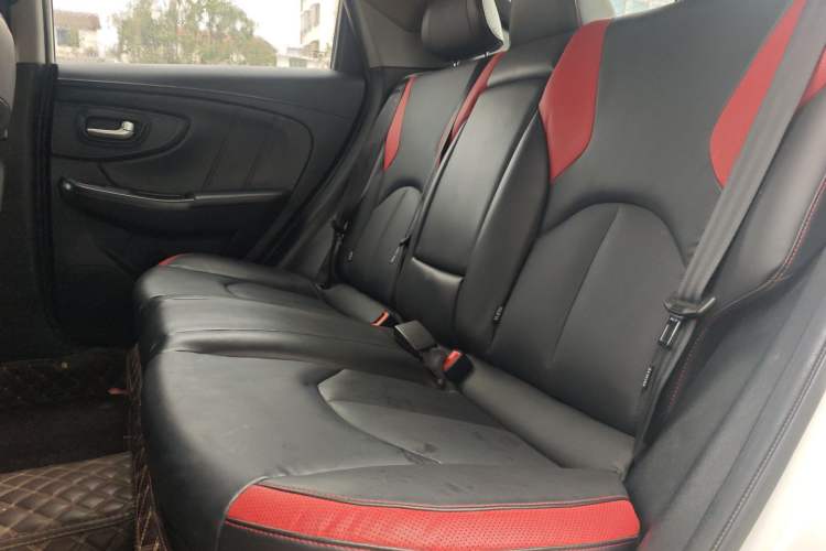 Used Luxgen U5 SUV 2017 1.6L CVT Prestige Edition Left Rear Seat