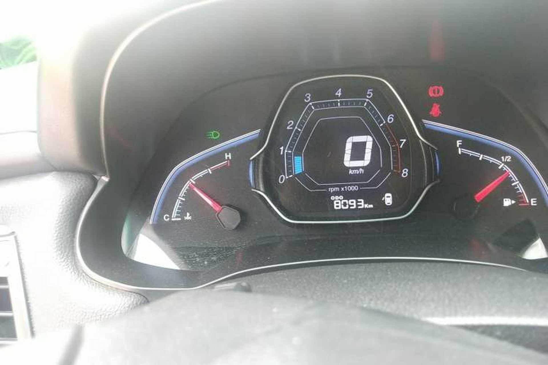 Used Luxgen U5 SUV 2017 1.6L Manual Knight Edition Odometer Close Up