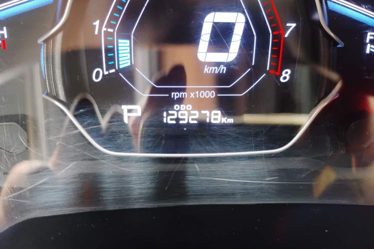 Used Luxgen U5 SUV 2017 1.6L CVT Jazz Edition Odometer Close Up
