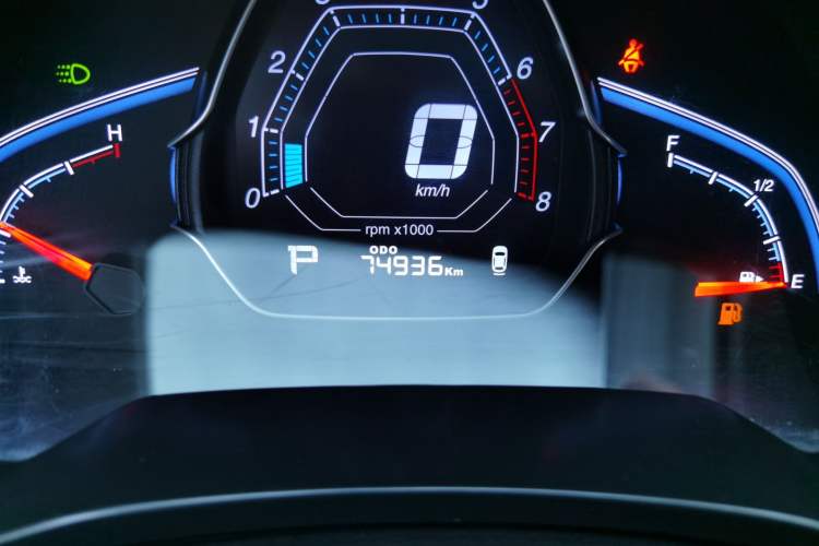 Used Luxgen U5 SUV 2017 1.6L CVT Maxima AR+ Edition Odometer Close Up
