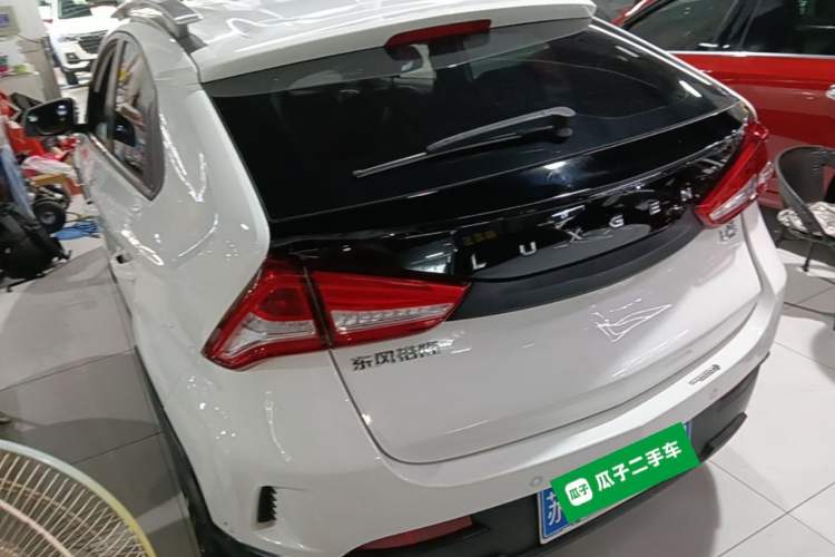 Used Luxgen U5 SUV 2017 1.6L CVT Flagship Edition Rear Left 45 Deg