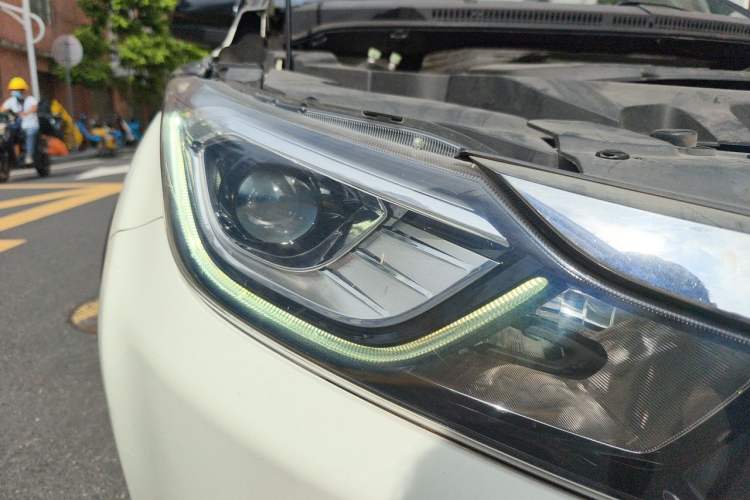 Used Luxgen U5 SUV 2017 1.6L CVT Jazz Edition Right Front Headlight