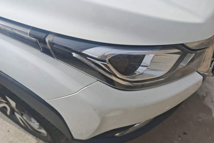 Used Luxgen U5 SUV 2017 1.6L CVT Jazz Edition Right Front Headlight