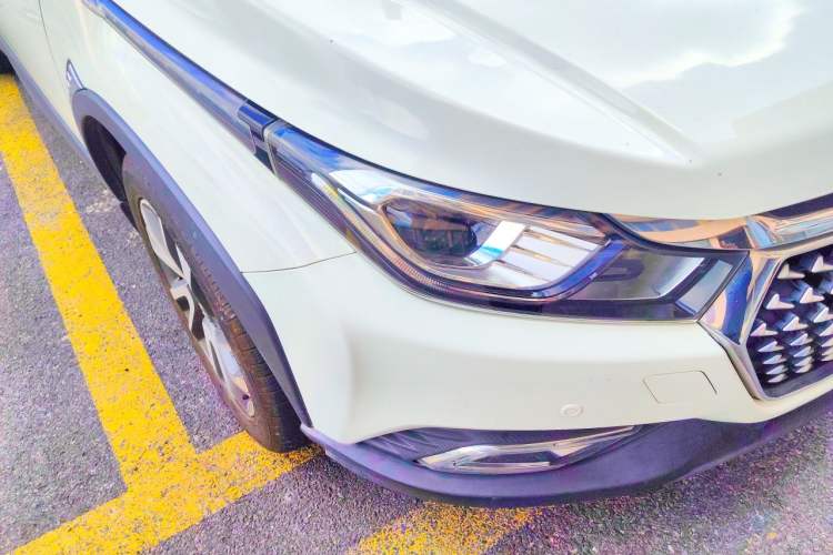 Used Luxgen U5 SUV 2017 1.6L CVT Prestige Edition Right Front Headlight