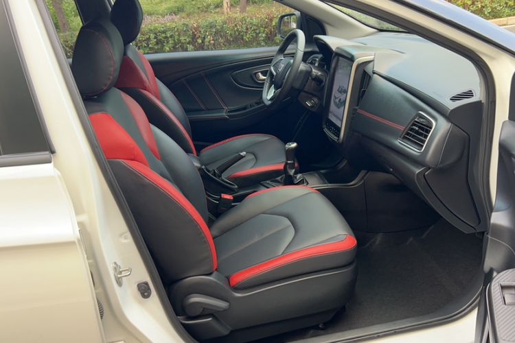 Used Luxgen U5 SUV 2017 1.6L Manual MingShi Edition Right Front Seat