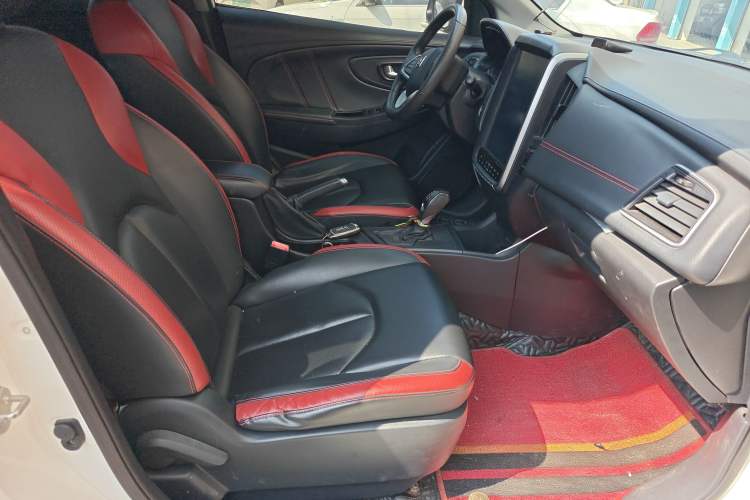 Used Luxgen U5 SUV 2017 1.6L CVT Maxima AR+ Edition Right Front Seat