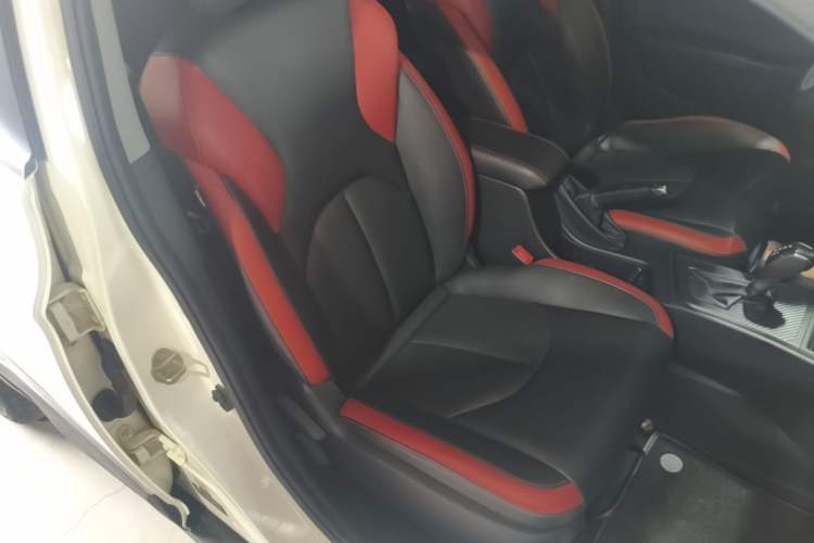 Used Luxgen U5 SUV 2017 1.6L CVT Flagship Edition Right Front Seat