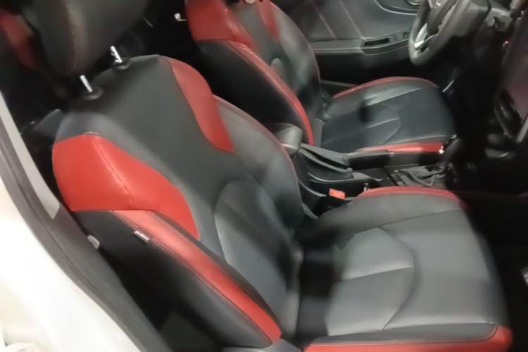 Used Luxgen U5 SUV 2017 1.6L CVT Flagship Edition Right Front Seat