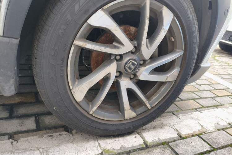 Used Luxgen U5 SUV 2017 1.6L CVT Jazz Edition Right Front Wheel Hub
