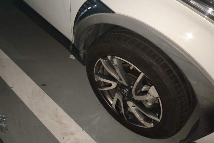 Used Luxgen U5 SUV 2017 1.6L CVT Jazz Edition Right Front Wheel Hub