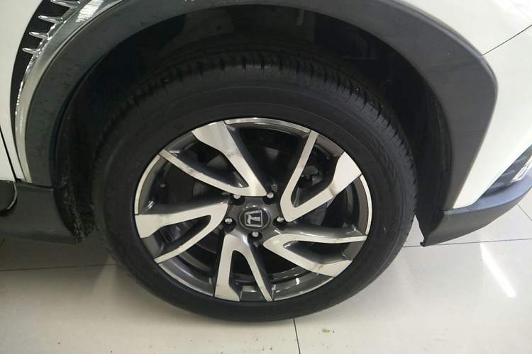 Used Luxgen U5 SUV 2017 1.6L CVT Maxima AR+ Edition Right Front Wheel Hub