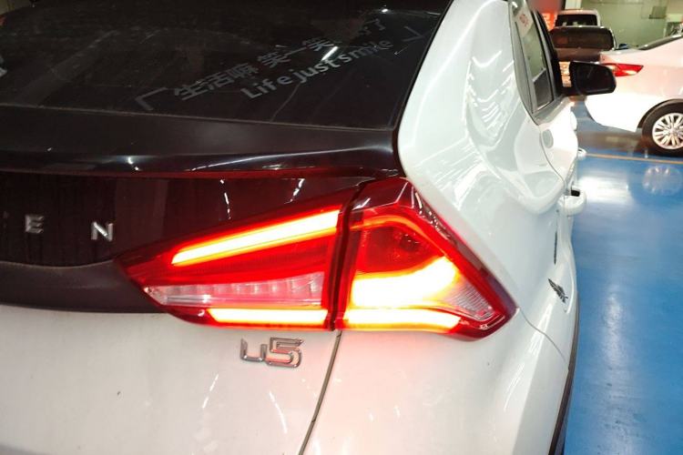 Used Luxgen U5 SUV 2017 1.6L CVT Knight Edition Right Rear Taillight