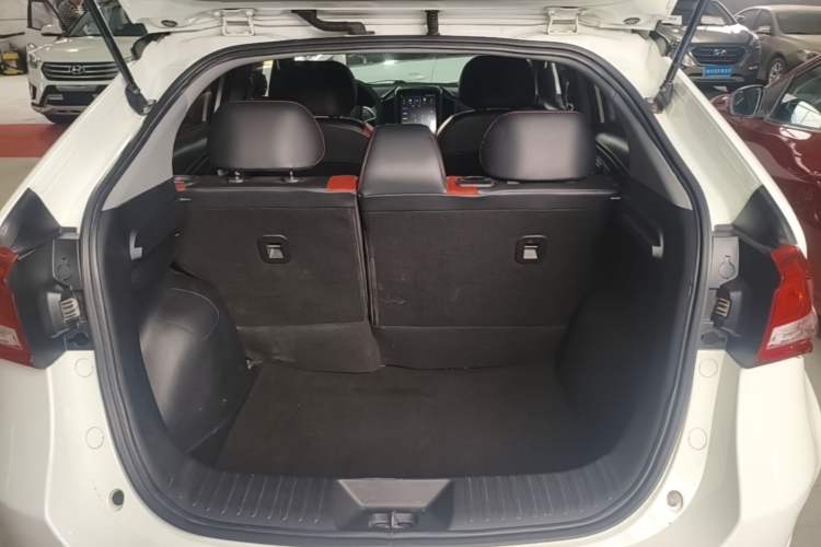 Used Luxgen U5 SUV 2017 1.6L CVT Flagship Edition Trunk
