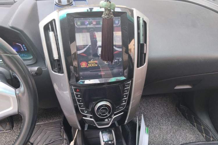 Used Luxgen U6 SUV 2014 1.8T Fashion Edition Audio And AC Panel