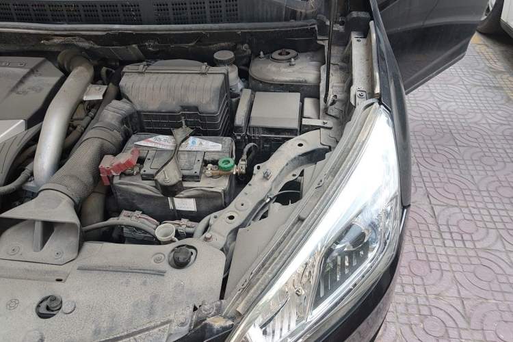 Used Luxgen U6 SUV 2014 1.8T Fashion Edition Engine Bay Left