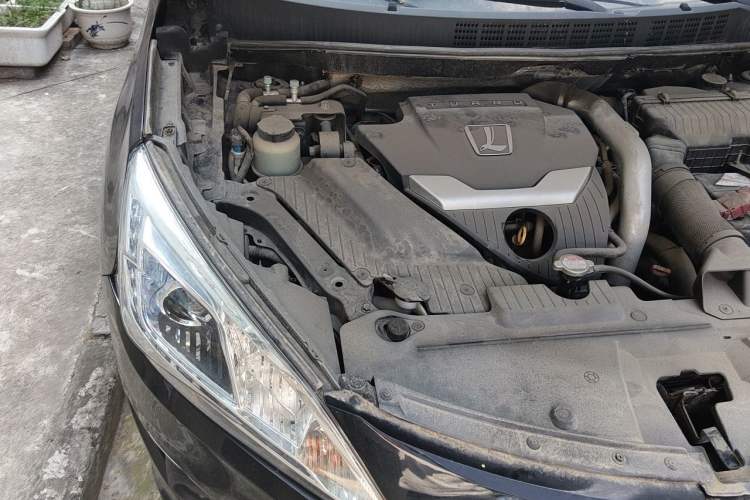 Used Luxgen U6 SUV 2014 1.8T Fashion Edition Engine Bay Right
