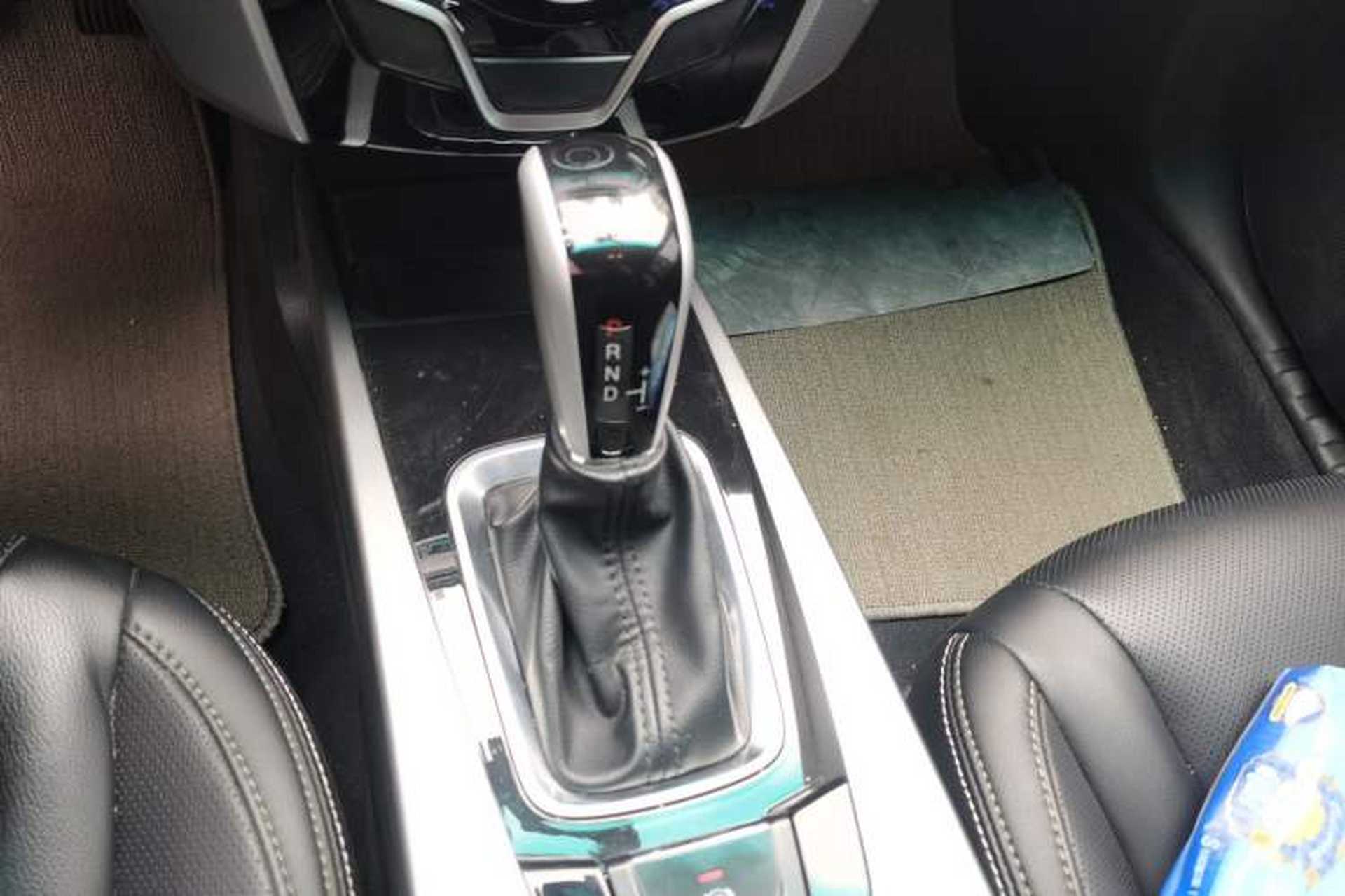 Used Luxgen U6 SUV 2014 1.8T Fashion Edition Gear Lever