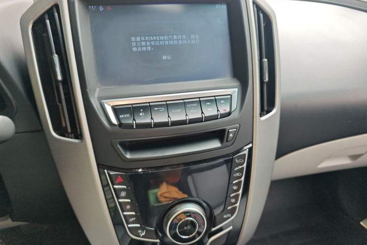 Used Luxgen U6 SUV 2014 1.8T Fashion Edition Audio And AC Panel