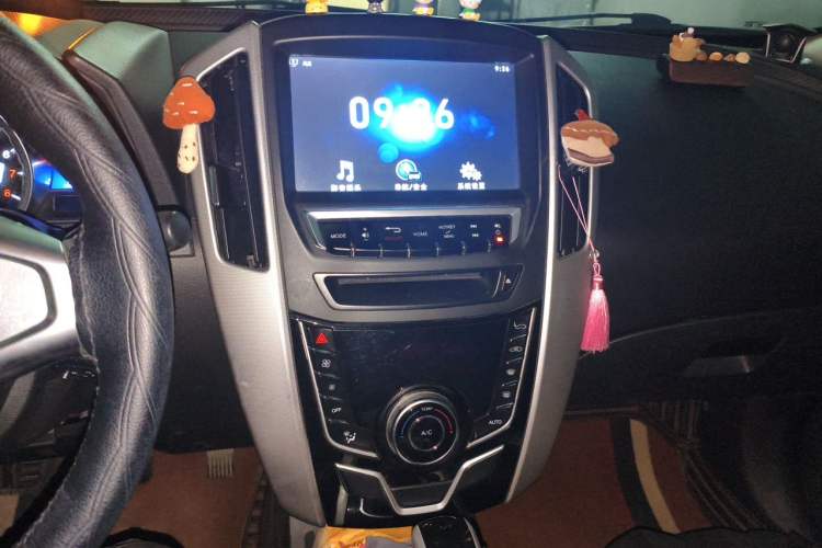 Used Luxgen U6 SUV 2014 1.8T Fashion Edition Audio And AC Panel