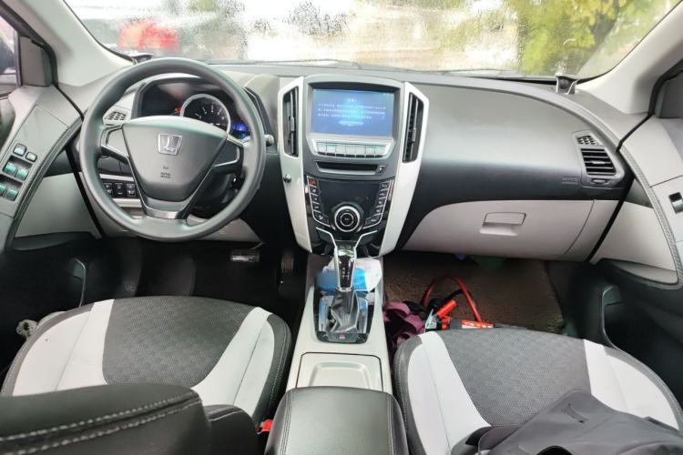Used Luxgen U6 SUV 2014 1.8T New Innovation Type Center Console
