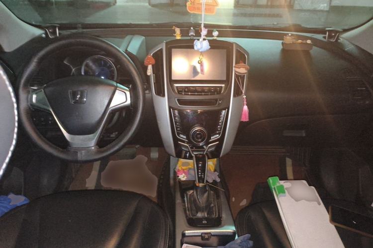 Used Luxgen U6 SUV 2014 1.8T Fashion Edition Center Console