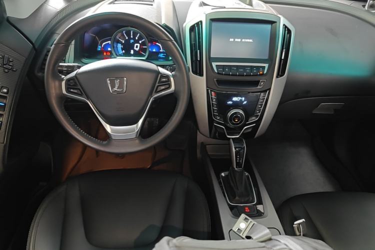 Used Luxgen U6 SUV 2014 1.8T ZhiZun Model Center Console
