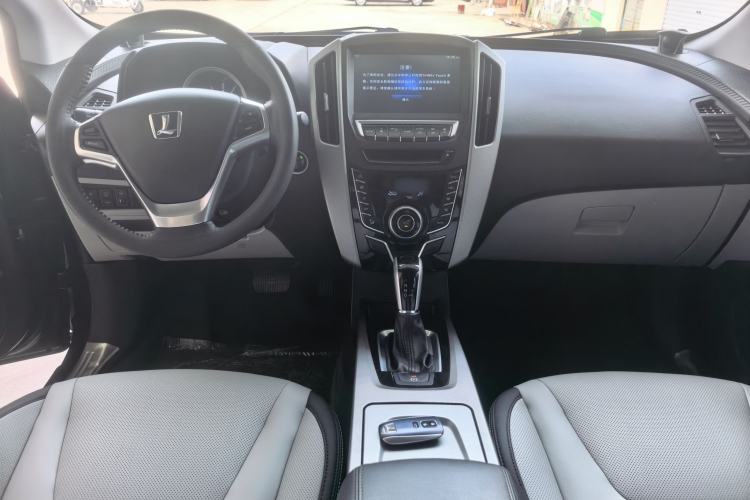 Used Luxgen U6 SUV 2014 1.8T ZhiZun Model Center Console